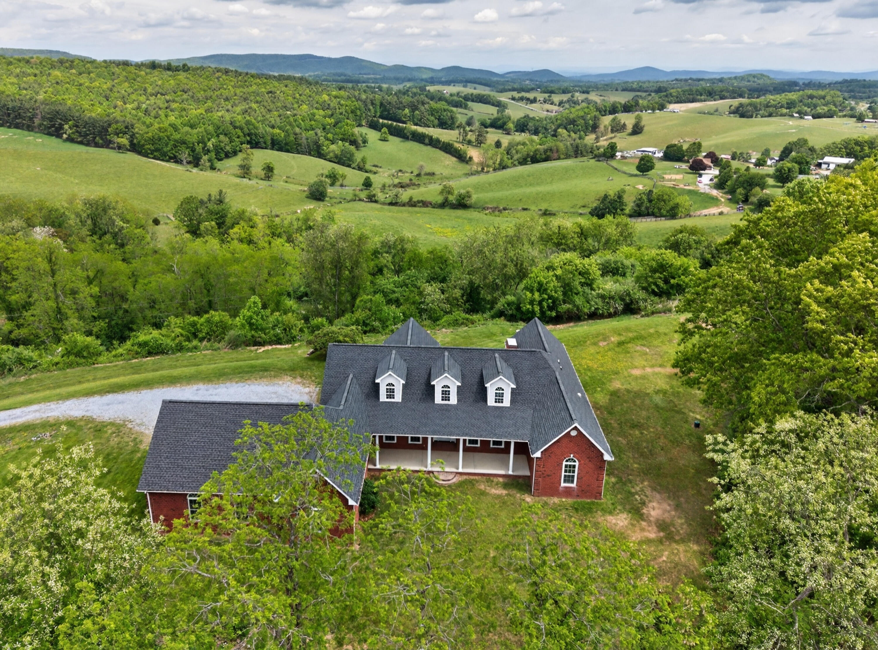217 Indian Valley Road Willis, VA 24380 - Photo 2 of 120 willis-2