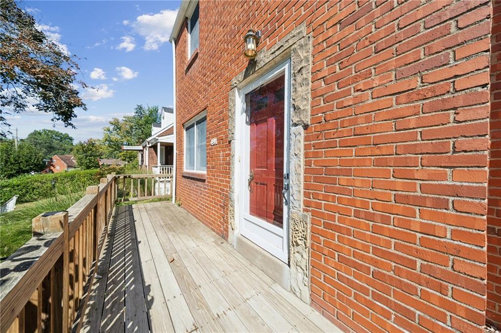 491 Haverhill Road Pittsburgh, PA 15228 - Photo 3 of 32