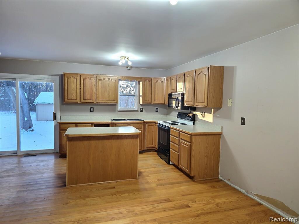 15122 Ripple Drive Linden, MI 48451 - Photo 5 of 21 Gallery Image 5