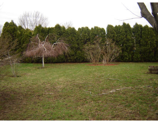 457 Regan Road Somerset, MA 02726 - Photo 5 of 10 Gallery Image 5