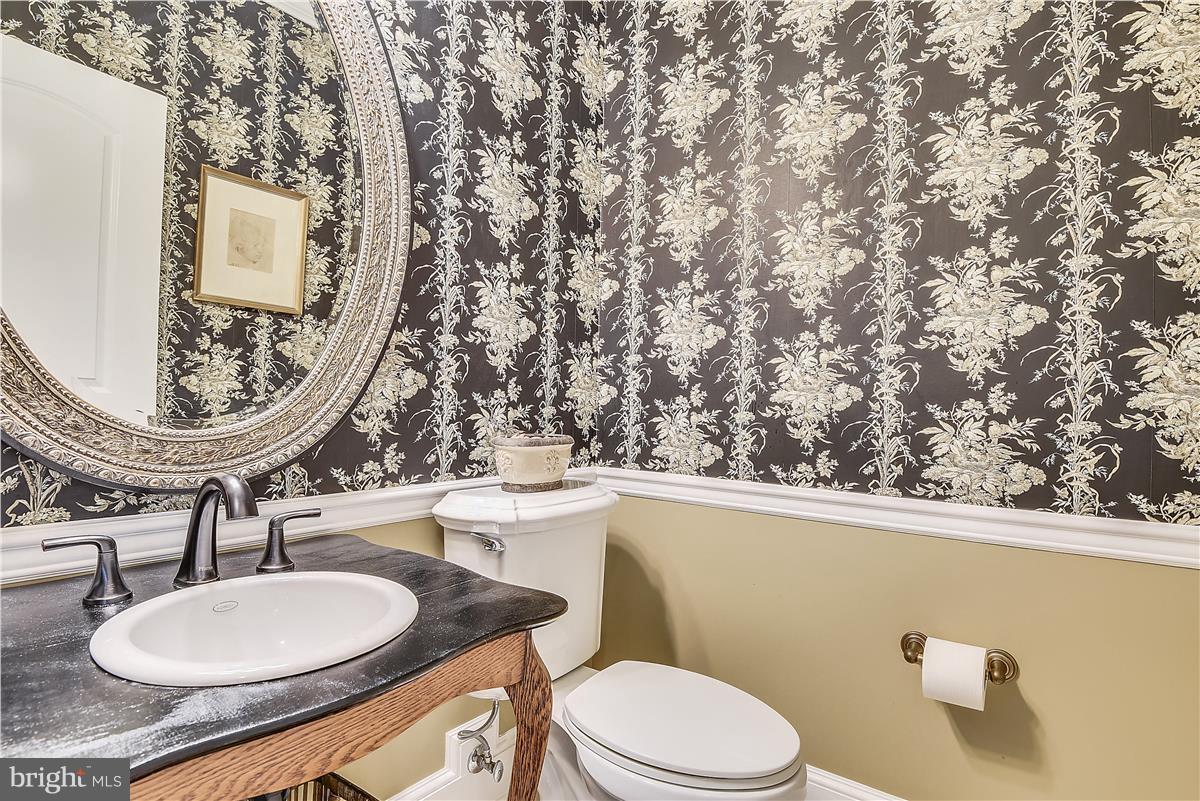 7809 Lee Avenue Alexandria, VA 22308 - Photo 13 of 29 Bath
