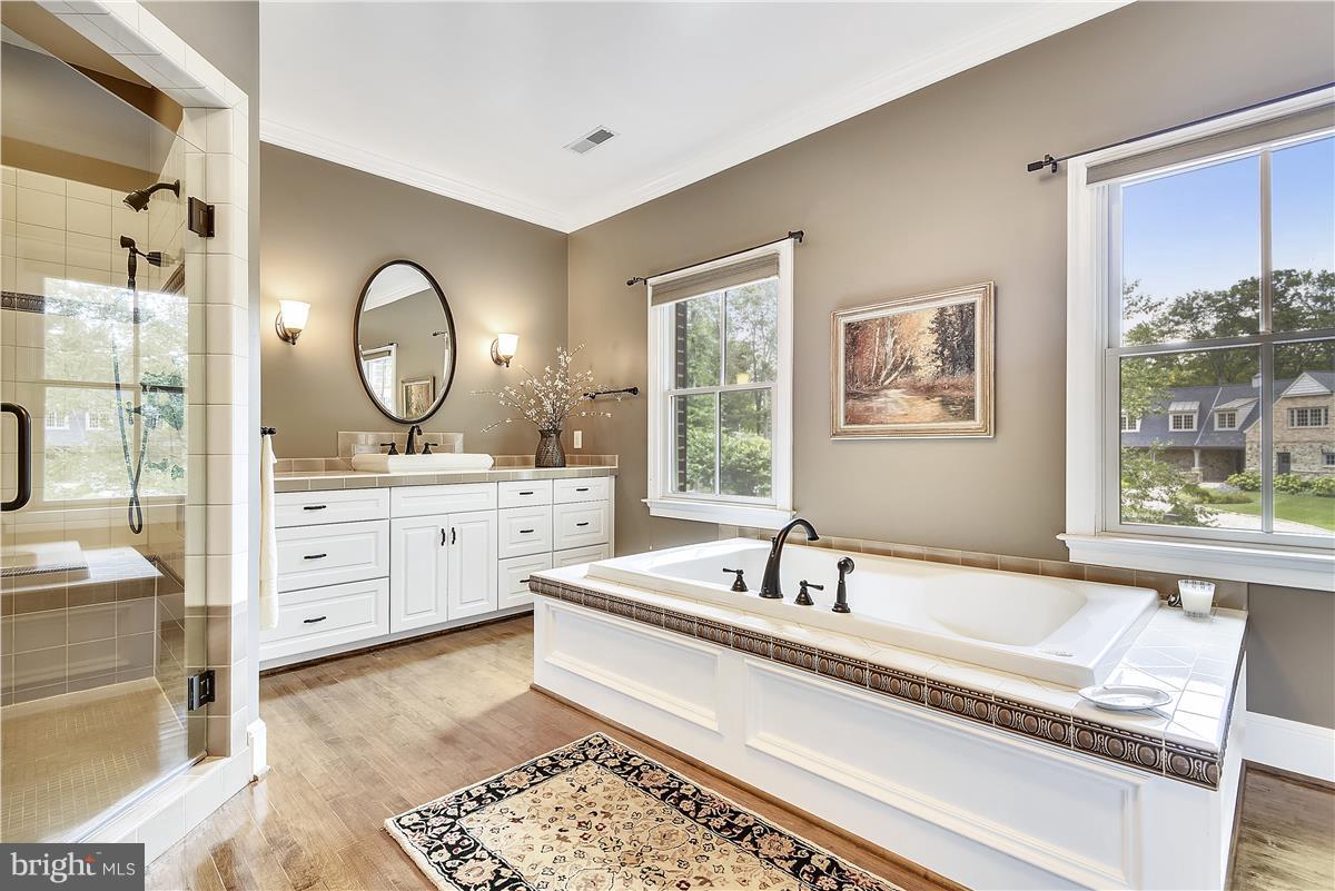 7809 Lee Avenue Alexandria, VA 22308 - Photo 18 of 29 Bath (Master)