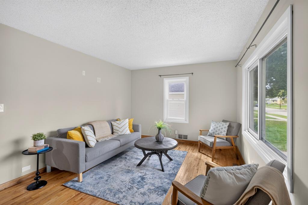 1438 15th Avenue Northwest Rochester, MN 55901 - Photo 6 of 40 Gallery Image 6