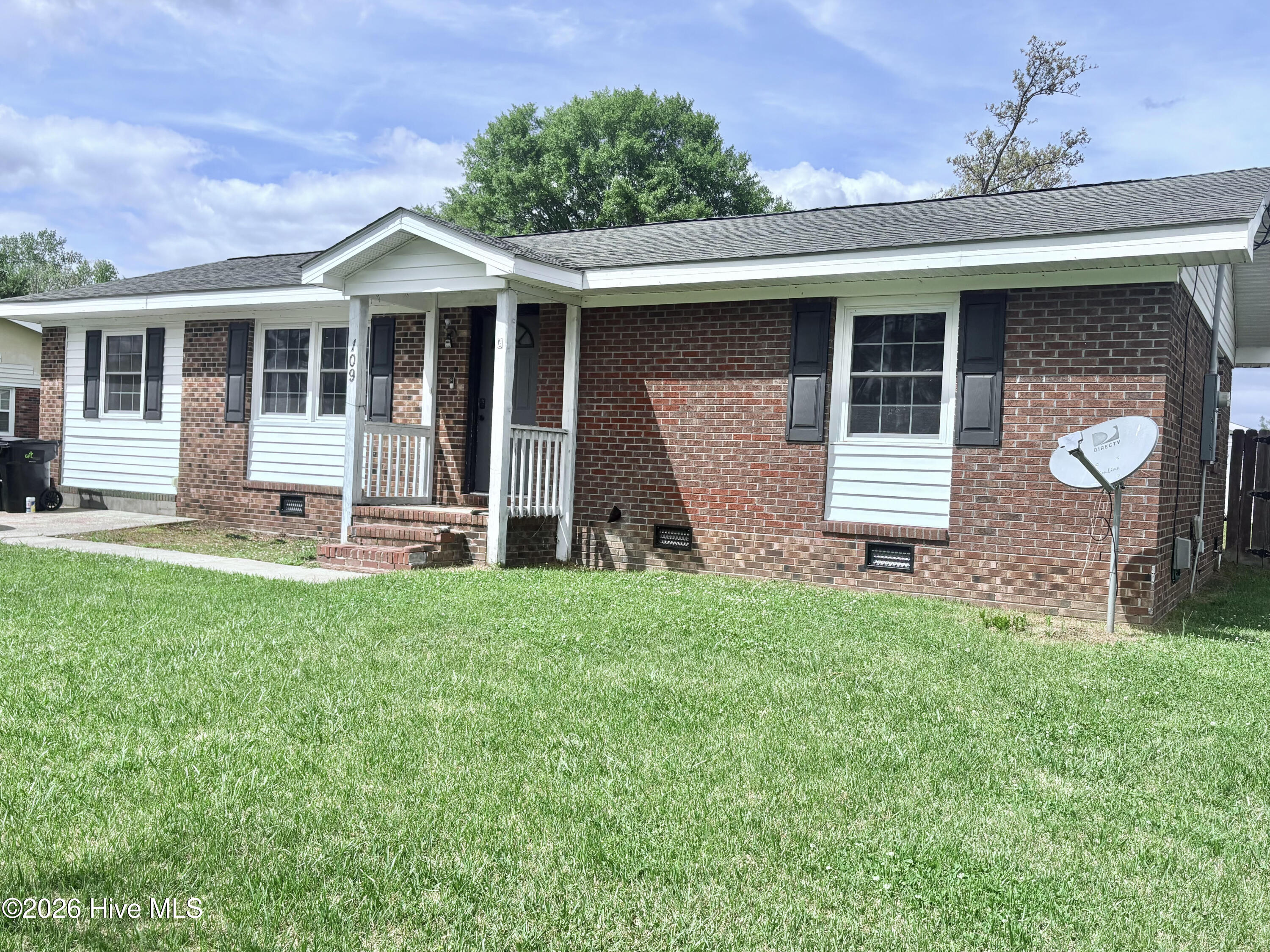 109 Sheffield Road Jacksonville, NC 28546 - Photo 2 of 41 unnamed - 2026-04-09T160350.863