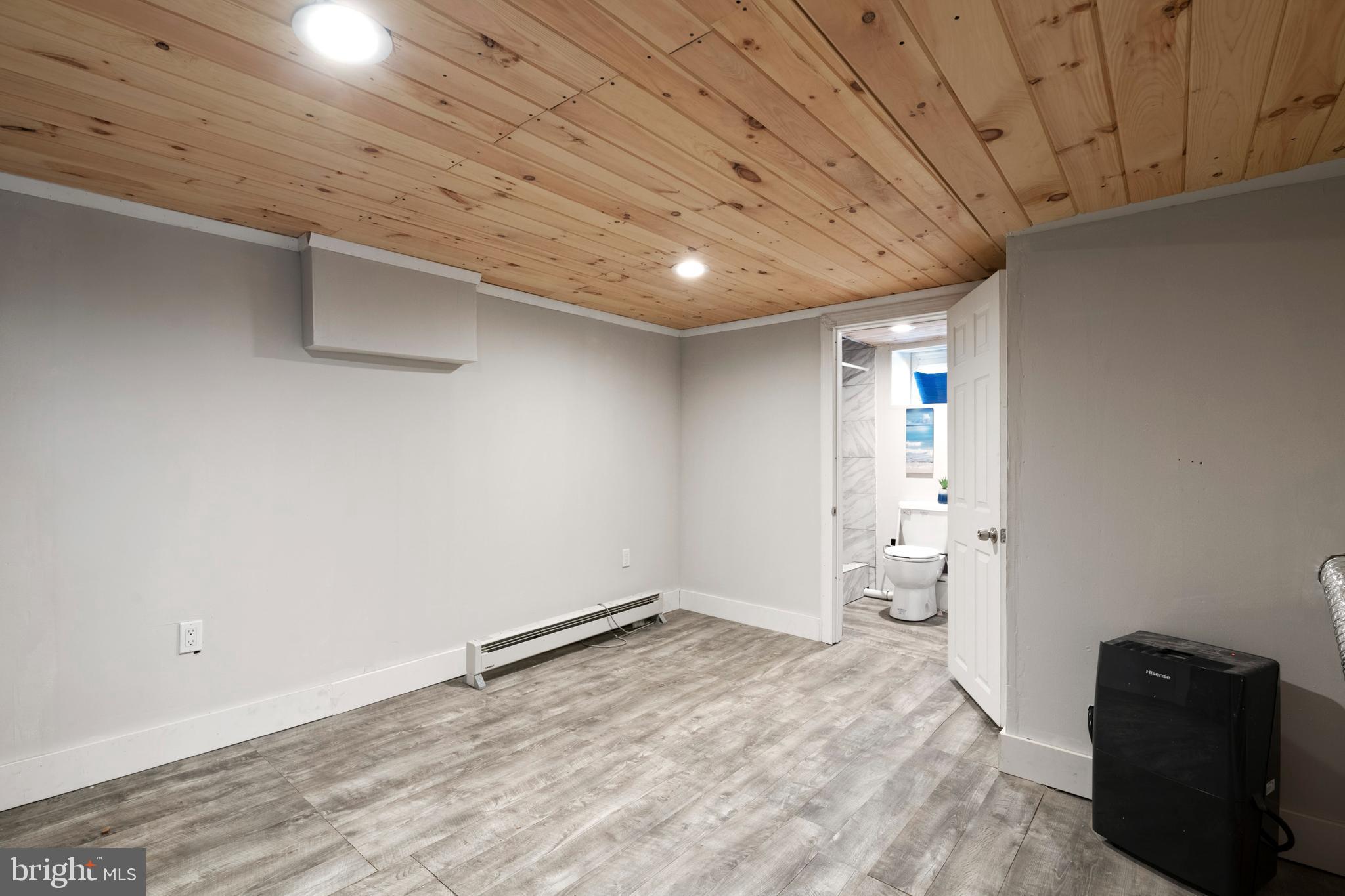 3614 Decatur Street Philadelphia, PA 19136 - Photo 29 of 41 Family Room
