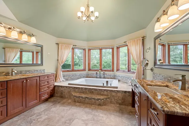 $699,000 | 25410 North Cayuga Trail, Lake Barrington, IL 60010