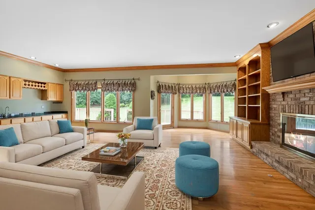 $699,000 | 25410 North Cayuga Trail, Lake Barrington, IL 60010