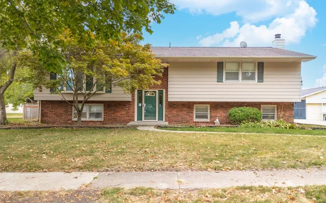 $274,800 | 1909 Marzel Drive, Bloomington, IL 61701