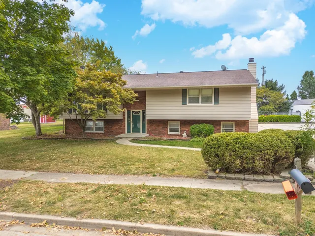 $274,800 | 1909 Marzel Drive, Bloomington, IL 61701