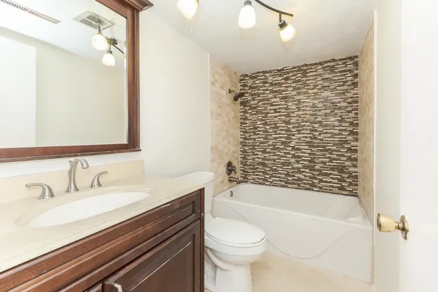 $274,800 | 1909 Marzel Drive, Bloomington, IL 61701