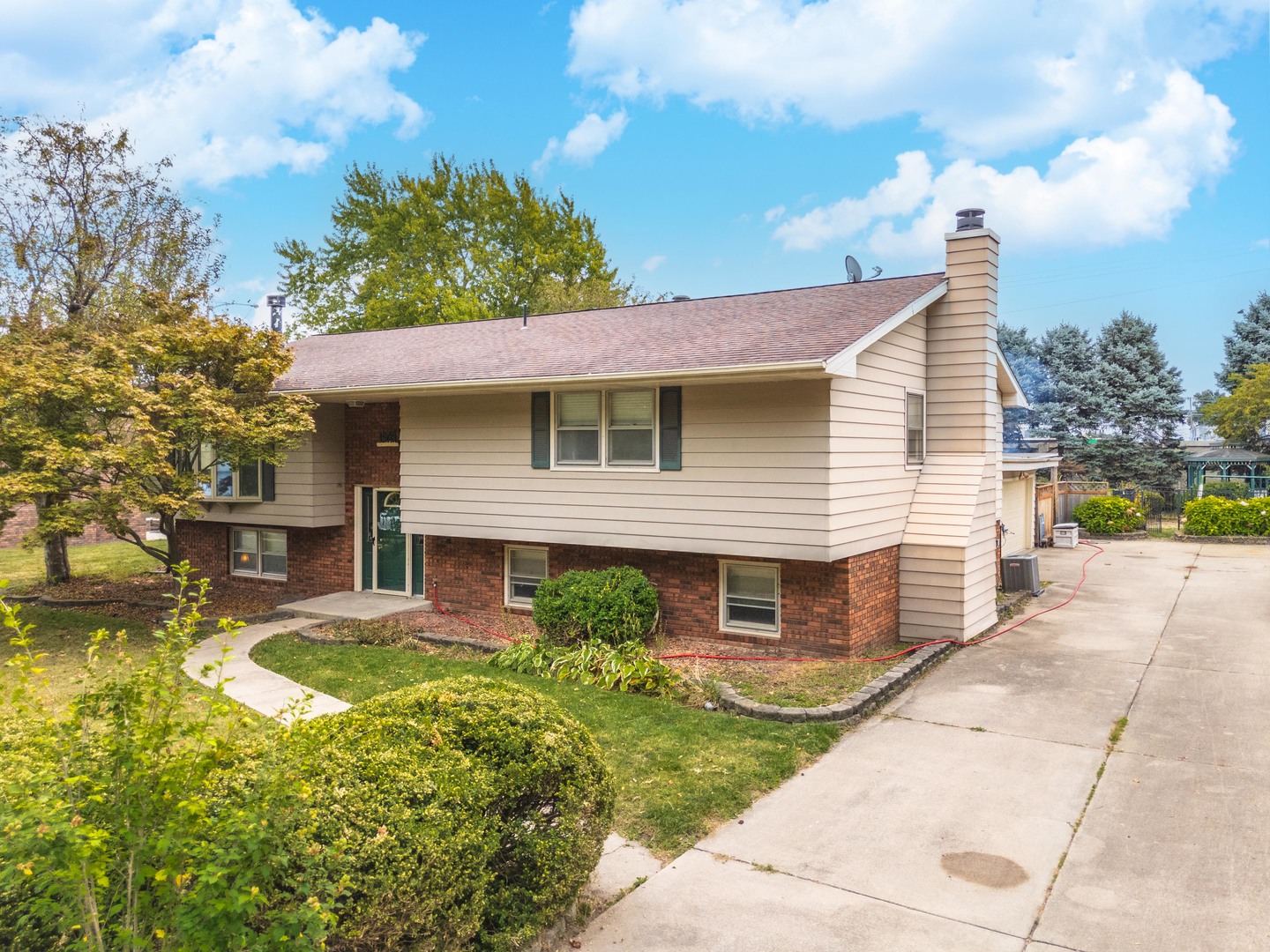 1909 Marzel Drive Bloomington, IL 61701 - Photo 3 of 35