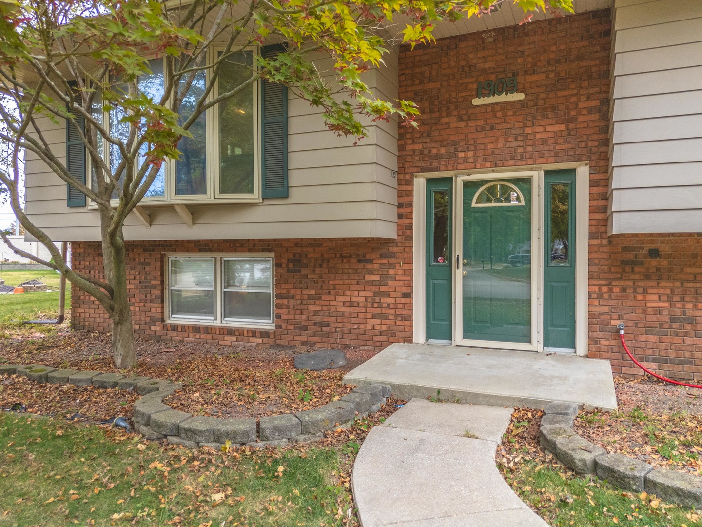 1909 Marzel Drive Bloomington, IL 61701 - Photo 4 of 35