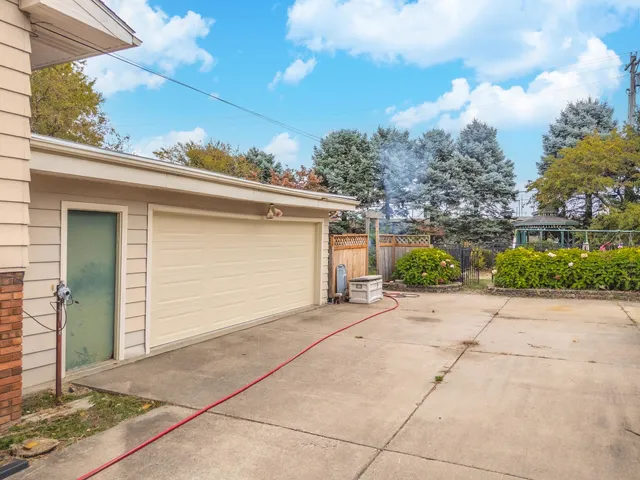 $274,800 | 1909 Marzel Drive, Bloomington, IL 61701