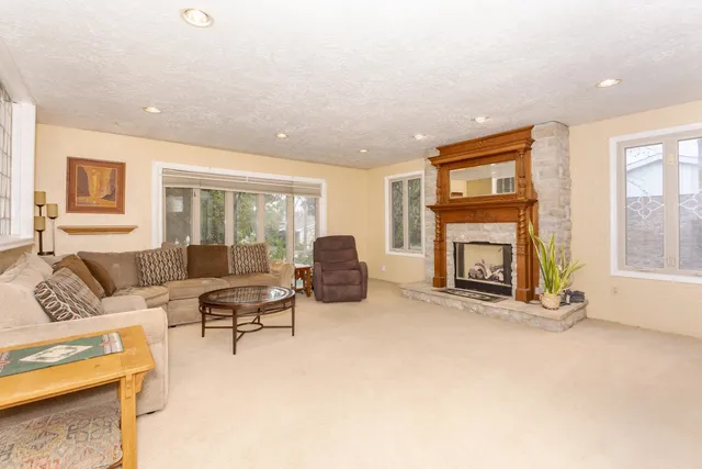 $274,800 | 1909 Marzel Drive, Bloomington, IL 61701