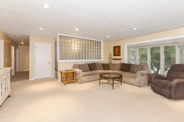 $274,800 | 1909 Marzel Drive, Bloomington, IL 61701