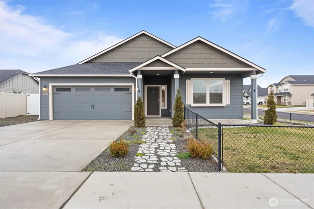 $388,000 | 4210 Cove W Drive, Moses Lake, WA 98837
