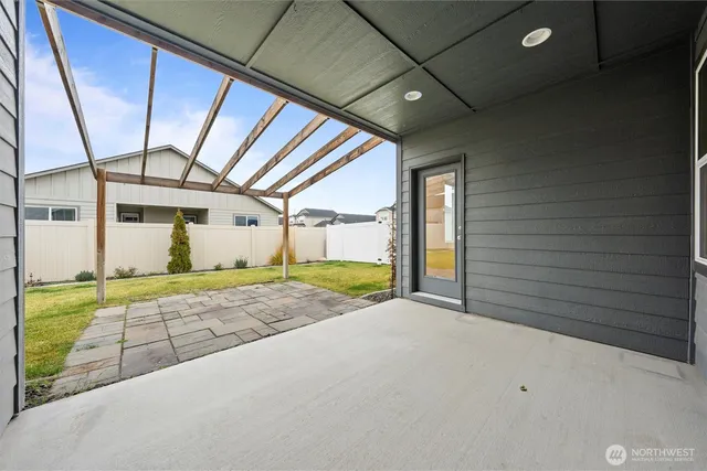 $388,000 | 4210 Cove W Drive, Moses Lake, WA 98837