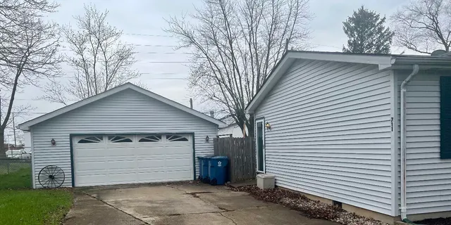 $239,999 | 711 Shawnee Court, Lowell, IN 46356