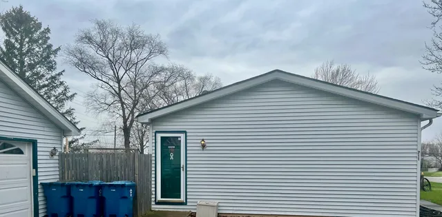 $239,999 | 711 Shawnee Court, Lowell, IN 46356