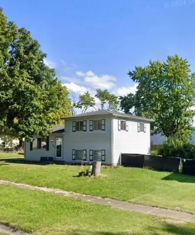 $239,999 | 711 Shawnee Court, Lowell, IN 46356