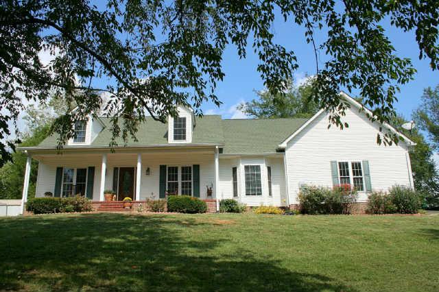 1325 Old Tva Road Columbia, TN 38401 - Photo 1 of 20 Nice custom home with private setting