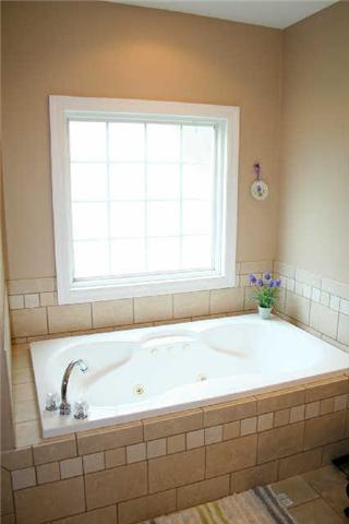 1325 Old Tva Road Columbia, TN 38401 - Photo 14 of 20 Nice deep whirlpool tub