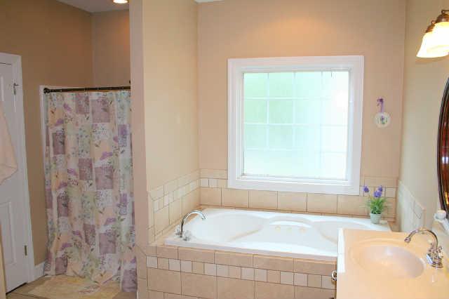 1325 Old Tva Road Columbia, TN 38401 - Photo 15 of 20 Seperate shower
