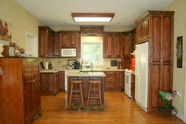 1325 Old Tva Road Columbia, TN 38401 - Photo 8 of 20 Beautiful custom kitchen