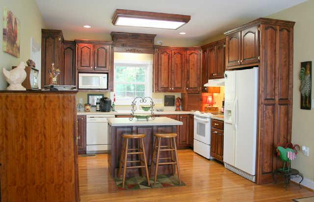1325 Old Tva Road Columbia, TN 38401 - Photo 9 of 20 Rich deep wood cabinets