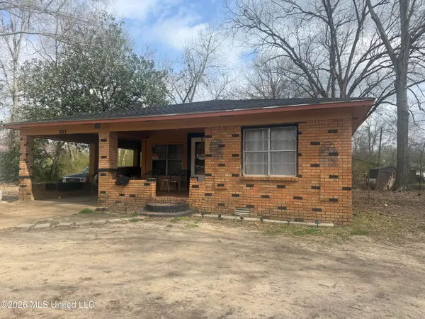 $65,000 | 203 Branch Street, Winona, MS 38967
