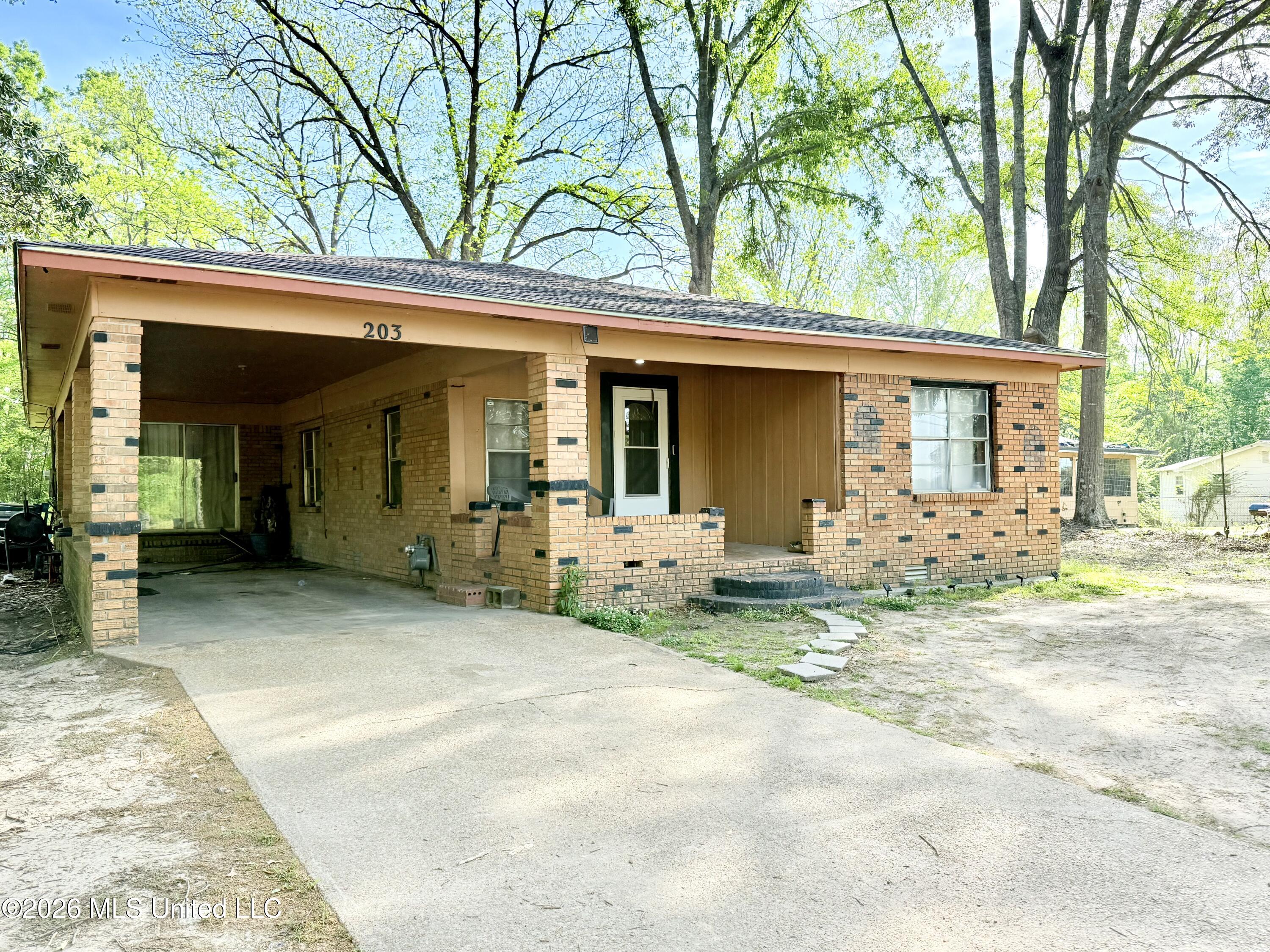 203 Branch Street Winona, MS 38967 - Photo 1 of 12 IMG_7459