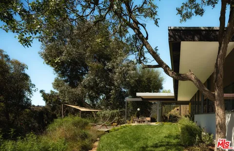 $5,295,000 | 1531 North Tigertail Road, Los Angeles, CA 90049