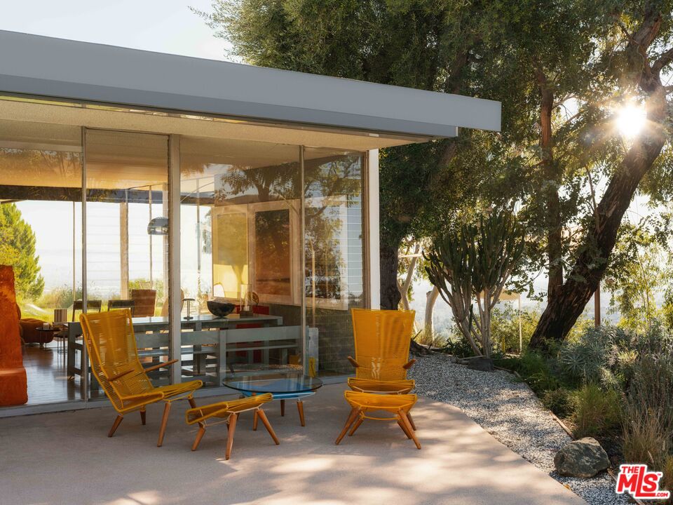 1531 North Tigertail Road Los Angeles, CA 90049 - Photo 15 of 21