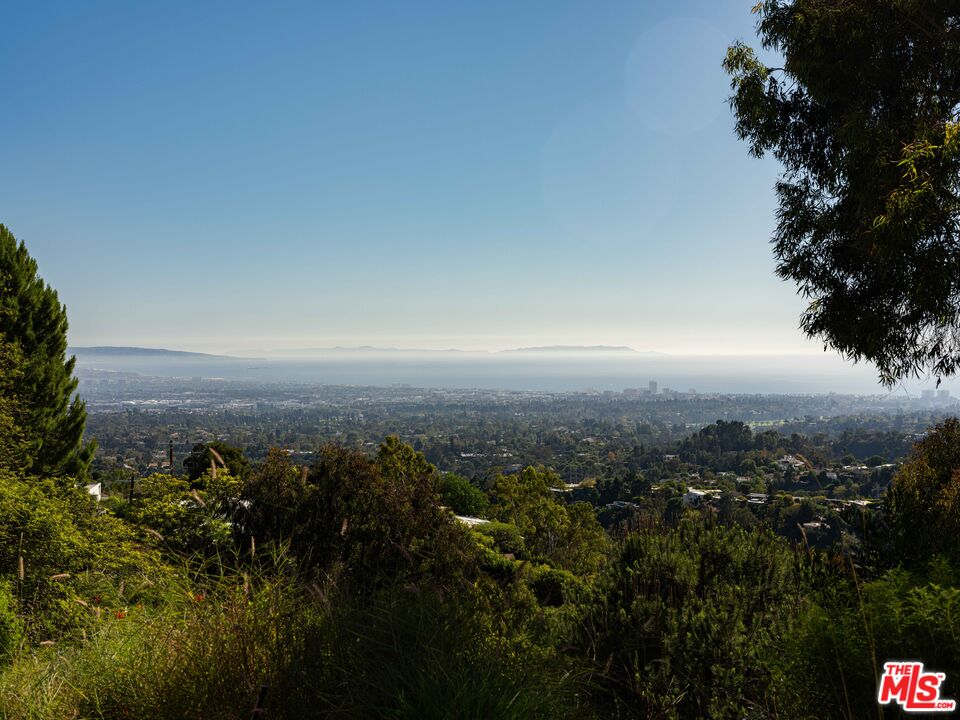 1531 North Tigertail Road Los Angeles, CA 90049 - Photo 20 of 21