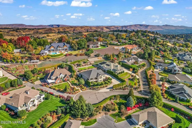 $1,395,000 | 617 North 65th Avenue, Yakima, WA 98908