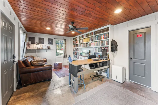 $469,900 | 1517 Motlow College Road, Normandy, TN 37360