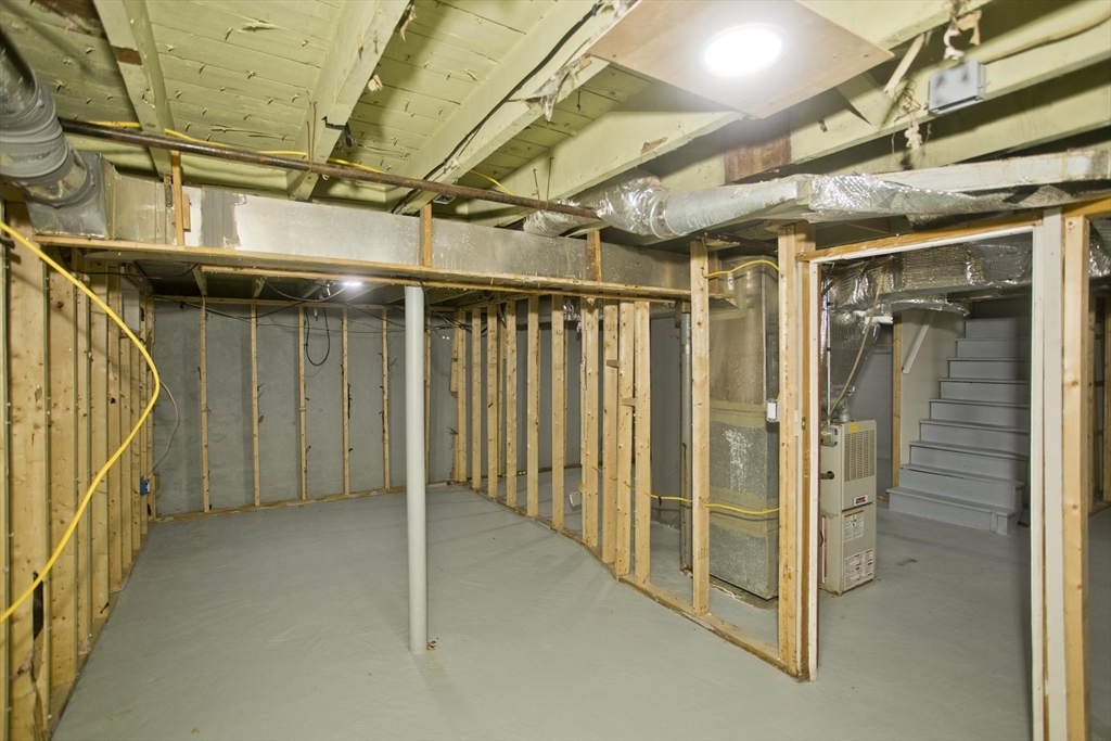 102 San Miguel Street Springfield, MA 01104 - Photo 32 of 37