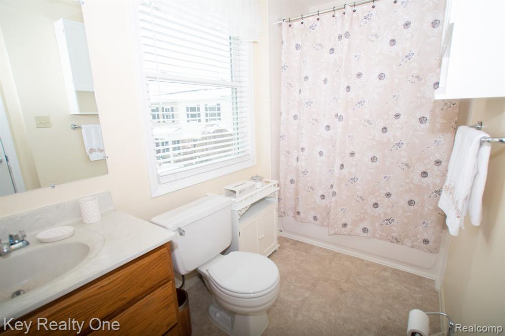 1106 Moreland Court Rochester, MI 48307 - Photo 11 of 21