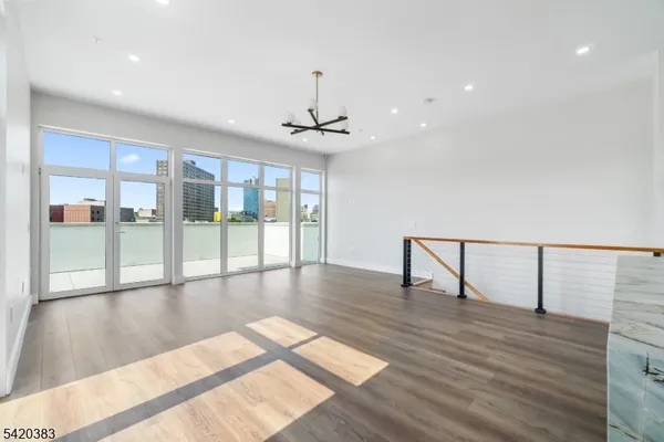 $4,500 | 21 Lincoln Park, Unit 400, Newark, NJ 07102