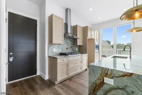 $4,500 | 21 Lincoln Park, Unit 400, Newark, NJ 07102