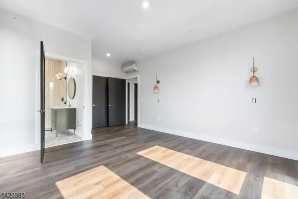 $4,500 | 21 Lincoln Park, Unit 400, Newark, NJ 07102