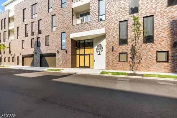 $4,500 | 21 Lincoln Park, Unit 400, Newark, NJ 07102