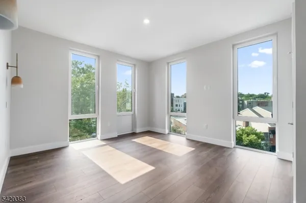 $4,500 | 21 Lincoln Park, Unit 400, Newark, NJ 07102