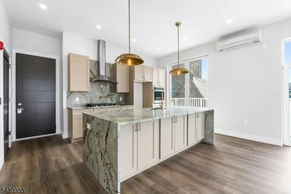 $4,500 | 21 Lincoln Park, Unit 400, Newark, NJ 07102