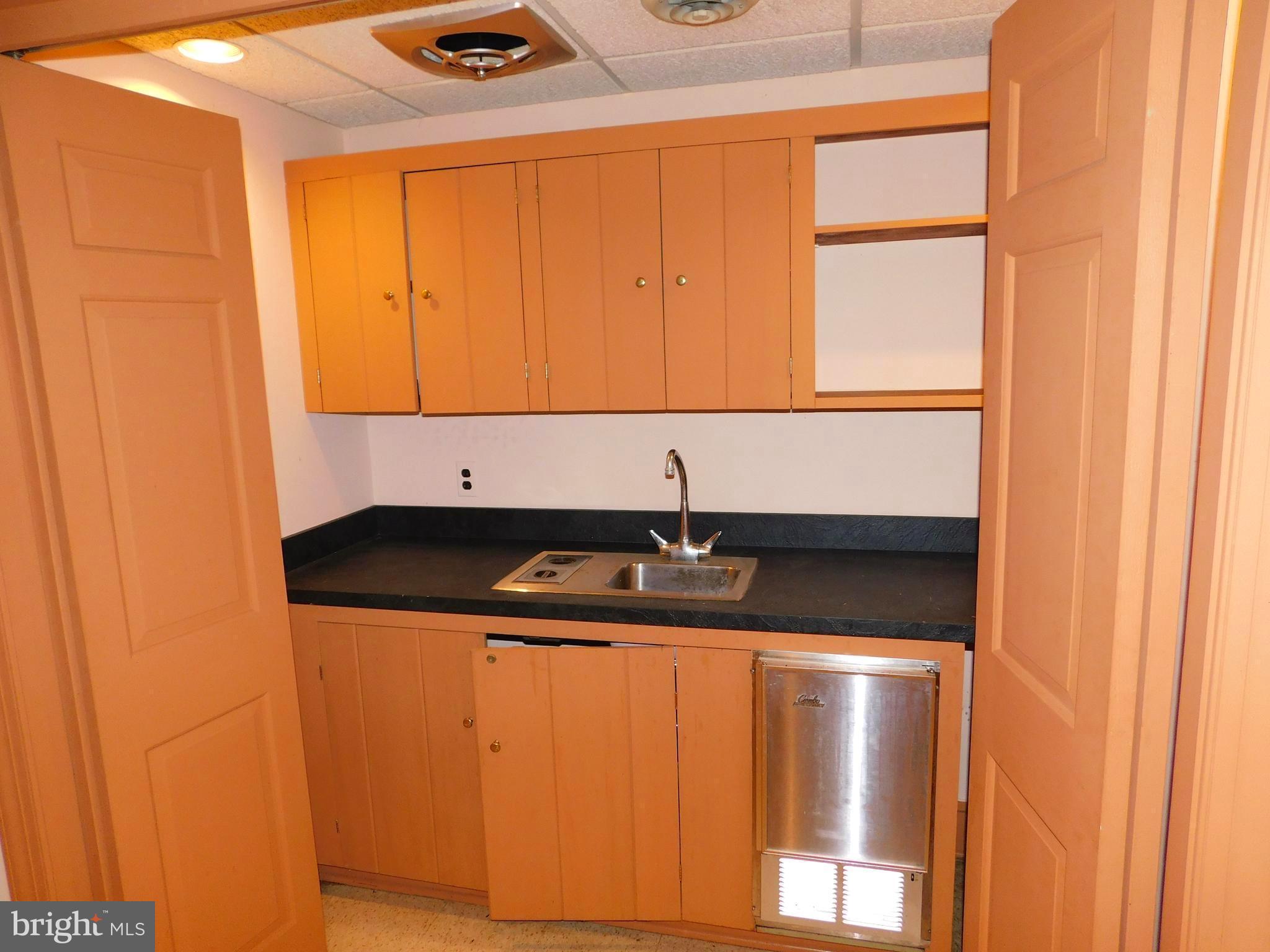3855 Wayson Road Davidsonville, MD 21035 - Photo 20 of 27 Lower Level Wet Bar