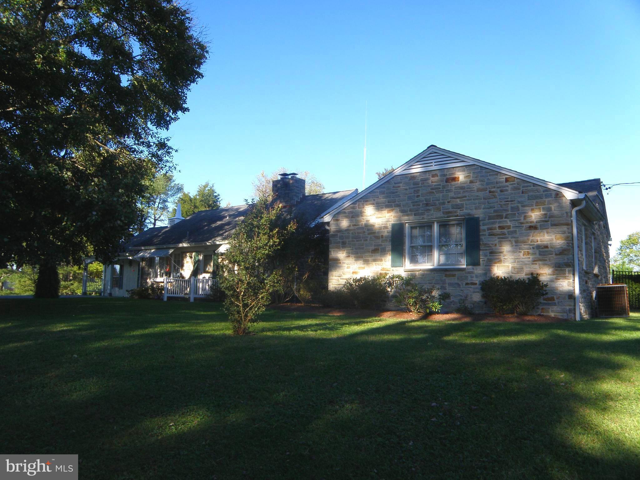3855 Wayson Road Davidsonville, MD 21035 - Photo 3 of 27 Solidly Built Home w/ Arch. Shingled Roof