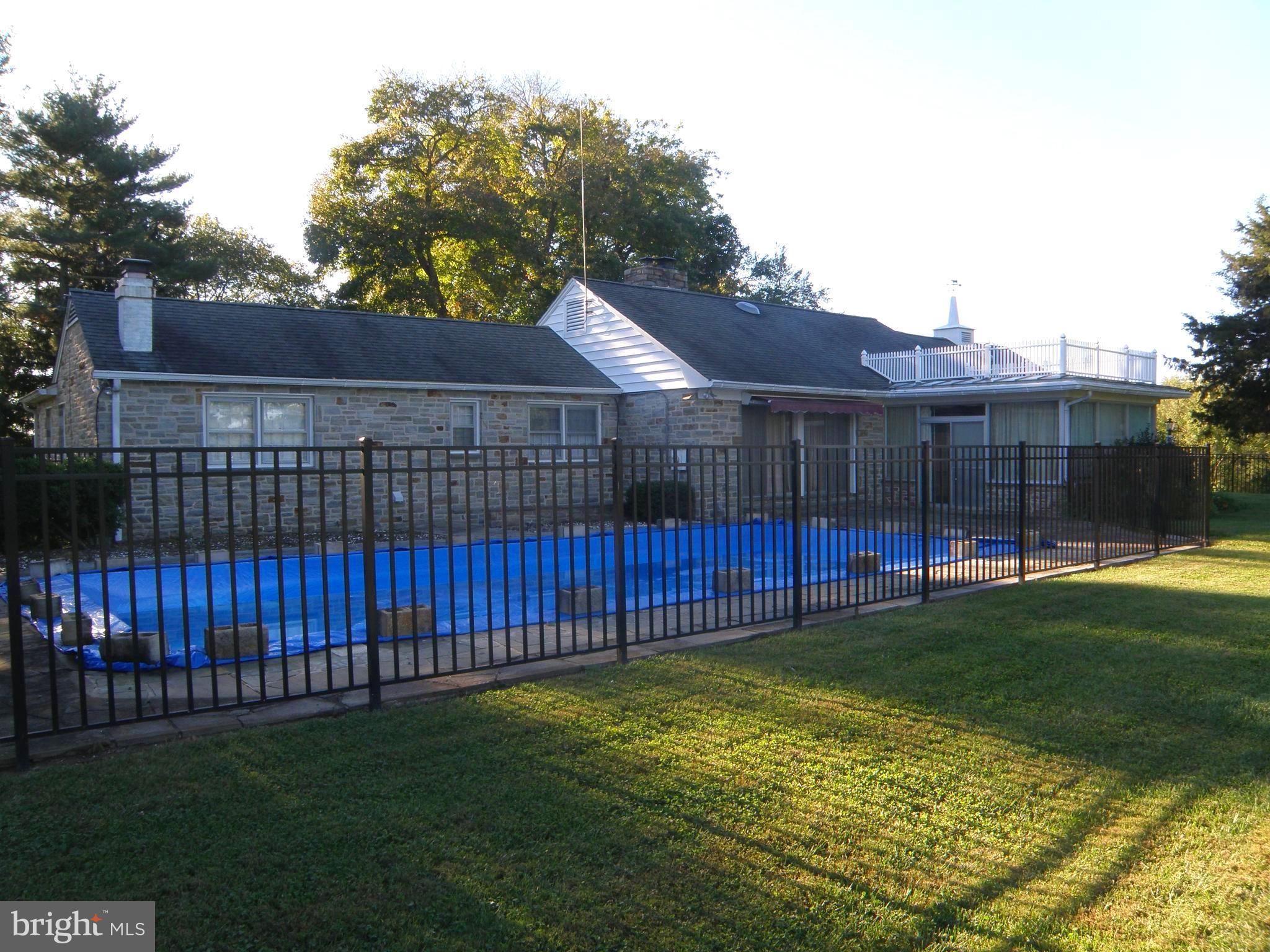3855 Wayson Road Davidsonville, MD 21035 - Photo 5 of 27 In-Ground Gunite Pool w/ Fenced-In Stone Patio