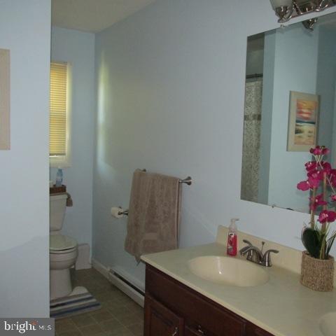 385 West Ridge Road Elizabethtown, PA 17022 - Photo 21 of 33 a bathroom with a sink and mirror with toilet