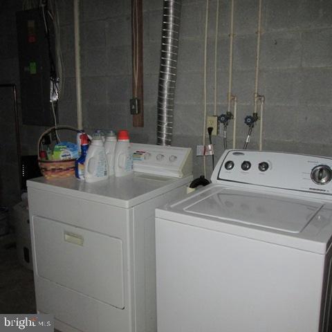 385 West Ridge Road Elizabethtown, PA 17022 - Photo 26 of 33 a utility room with dryer and washer