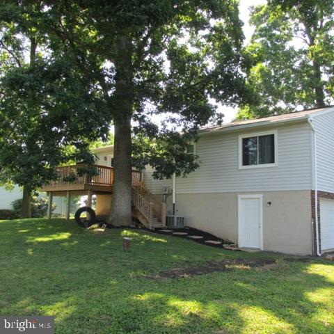 385 West Ridge Road Elizabethtown, PA 17022 - Photo 32 of 33 a view of a backyard with a large tree